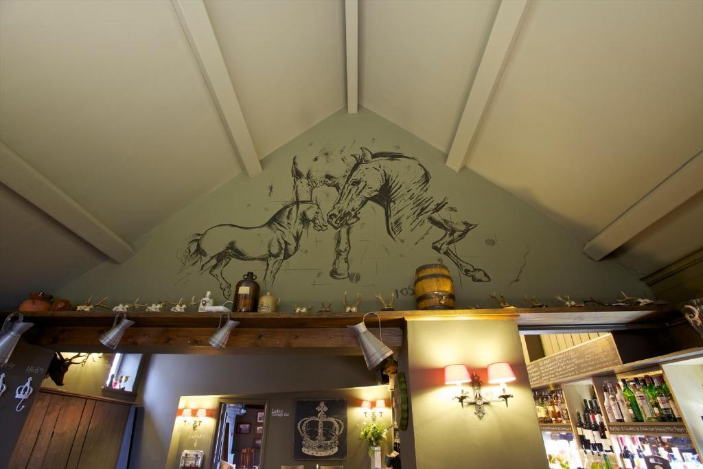 The Kings Arms Hotel Didmarton Exterior foto